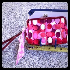 Coach wristlet pinks for spring